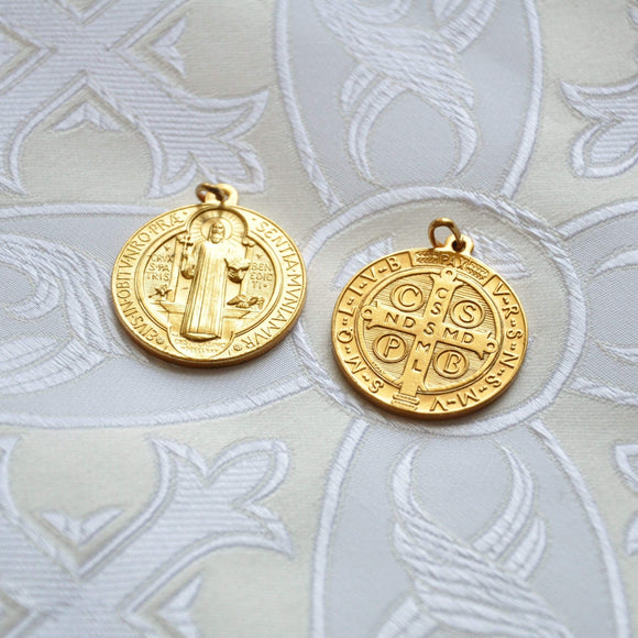Medal La Johnson SRL Deluxe Gold Saint Benedict Medals